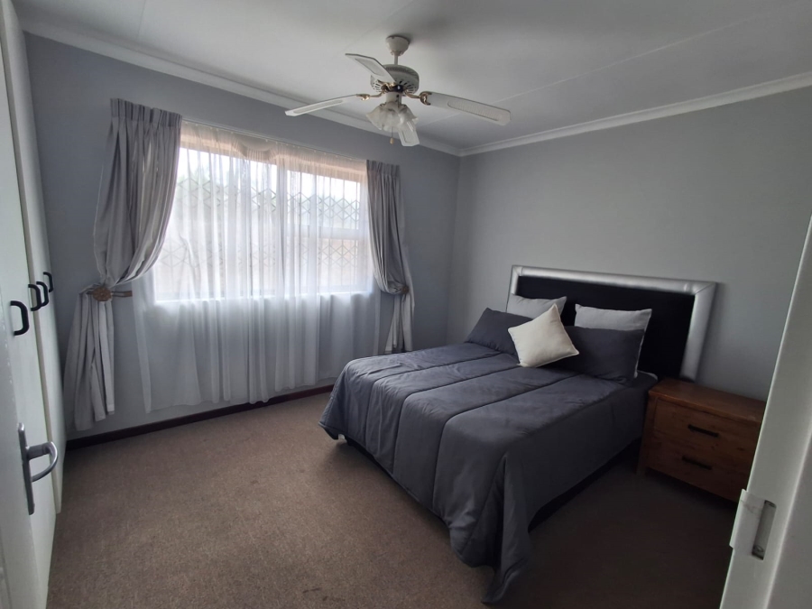 To Let 3 Bedroom Property for Rent in Summerstrand Eastern Cape